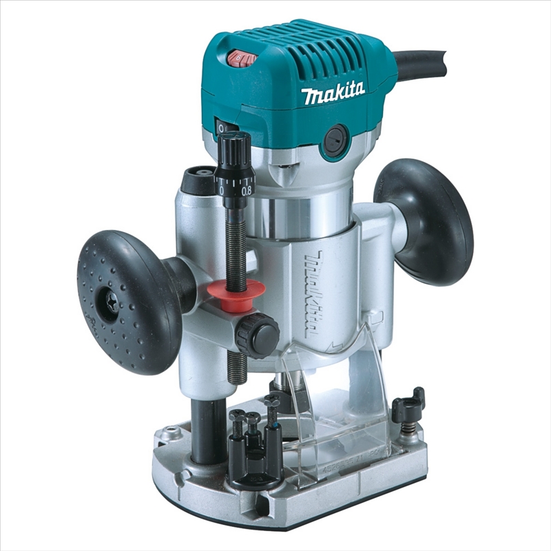 MAKITA 6.35mm (1/4") Router, 710W, With Plunge Routing Base & Bag
